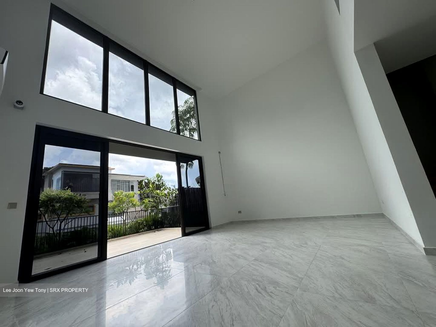 Shrewsbury Road (D11), Terrace #574037171